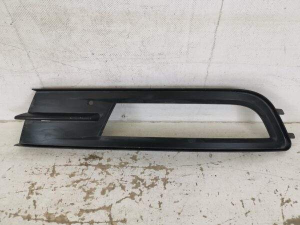 Grila Bara Fata Stanga Alltrack Volkswagen VW  Passat B8 [2014 - 2020] Originala In Stare Buna