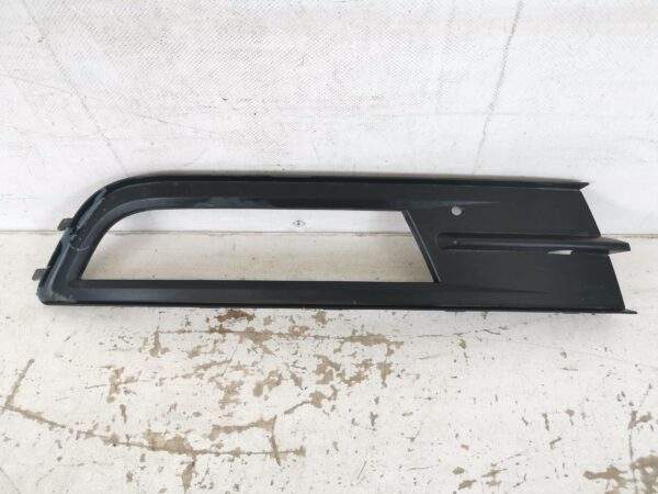 Grila Bara Fata Dreapta Alltrack Volkswagen VW  Passat B8 [2014 - 2020] Originala In Stare Buna