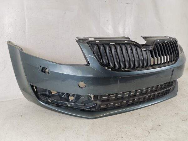 Bara Fata Cu Grila Inferioara Si Grila Radiator Avariata Skoda  Octavia 3 [2013 - 2017] Originala In Stare Buna - imagine 3