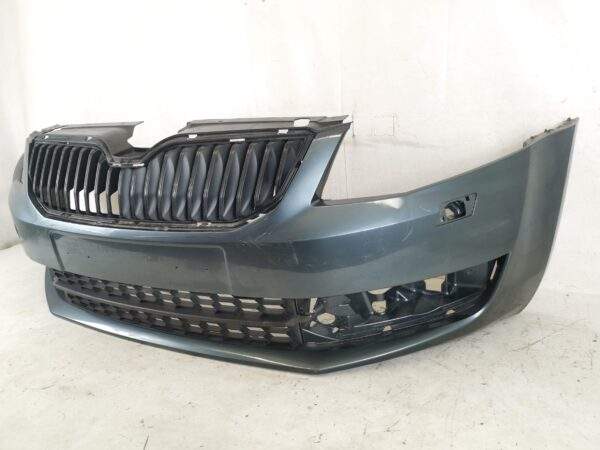 Bara Fata Cu Grila Inferioara Si Grila Radiator Avariata Skoda  Octavia 3 [2013 - 2017] Originala In Stare Buna - imagine 4