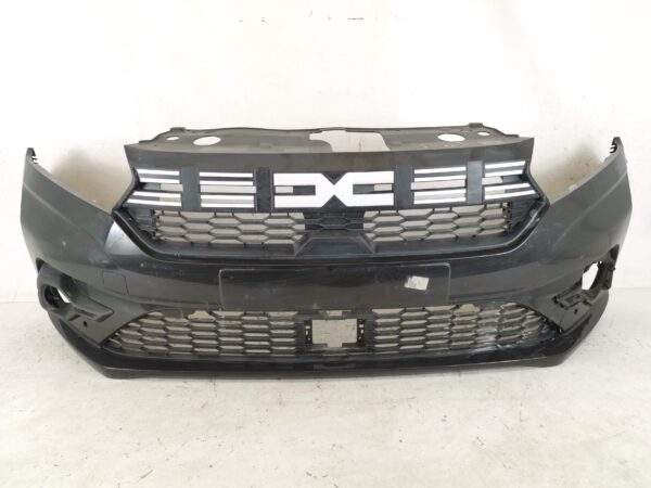 Bara Fata Cu Grila Inferioara Si Grila Radiator Dacia  Logan 3 [2020 - 2024] Originala In Stare Buna