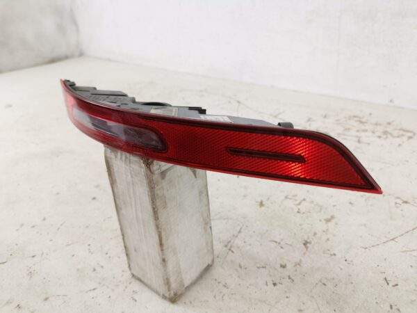Catadioptru Stop Frana Spate Porsche  Macan 1 [2014 - 2018] Original - imagine 3
