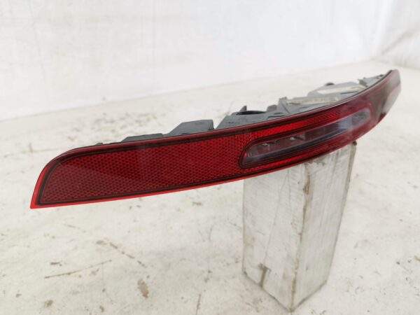 Catadioptru Stop Frana Spate Porsche  Macan 1 [2014 - 2018] Original - imagine 4
