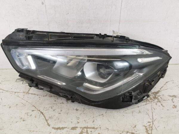 Far Stanga Led High Performance Mercedes-Benz  CLA-Class C118 [2019 - 2022] Original Avariat