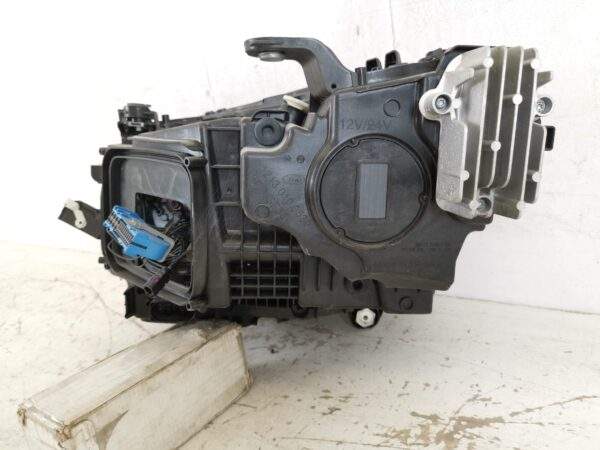 Far Dreapta Digital Led Mercedes-Benz  GLC 254 [2022 - 2026] Original Avariat - imagine 7
