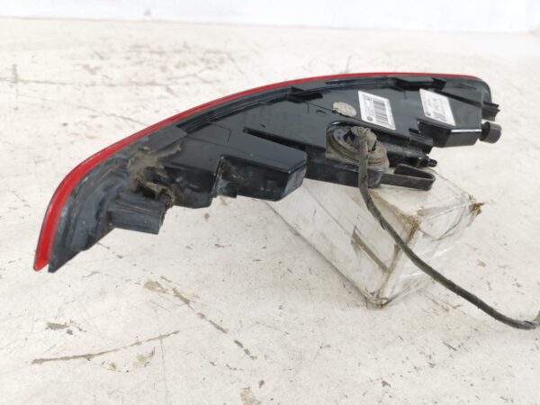 Catadioptru Stop Bara Dreapta Porsche  Macan 1 [2014 - 2018] Original - imagine 6