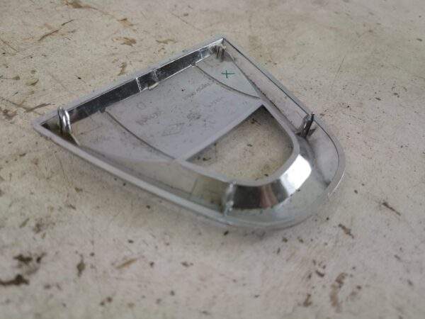 Emblema Grila Radiator Dacia  Duster 2 [2018 - 2022], Logan 2 [2013 - 2016], Sandero 2 [2013 - 2016] Originala In Stare Buna - imagine 6