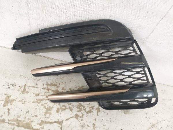 Grila Bara Fata Stanga Land Rover  Range Rover Velar 1 [2017 - 2022] Originala In Stare Buna