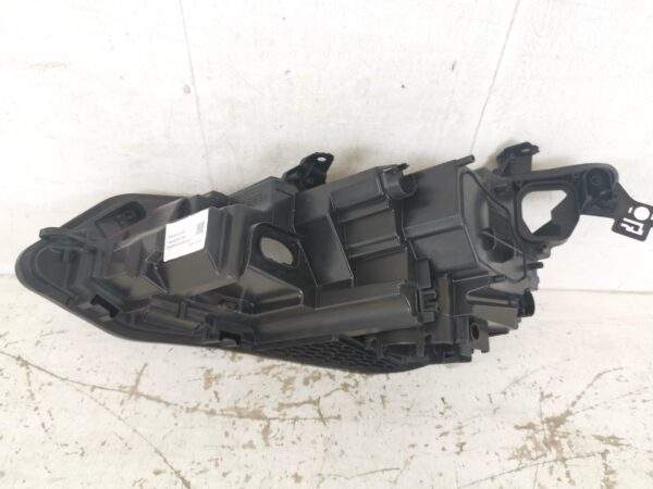 Carcasa Far Volkswagen VW  Golf 8 [2020 - 2024] Originala In Stare Buna - imagine 5