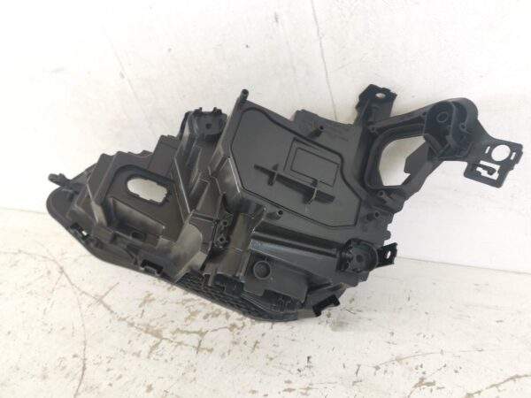 Carcasa Far Volkswagen VW  Golf 8 [2020 - 2024] Originala In Stare Buna - imagine 6