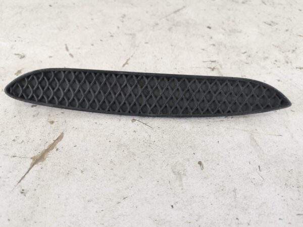 Grila Ventilatie Bara Spate Dreapta Mercedes-Benz  A-Class W177/V177 [2018 - 2022] Originala In Stare Buna